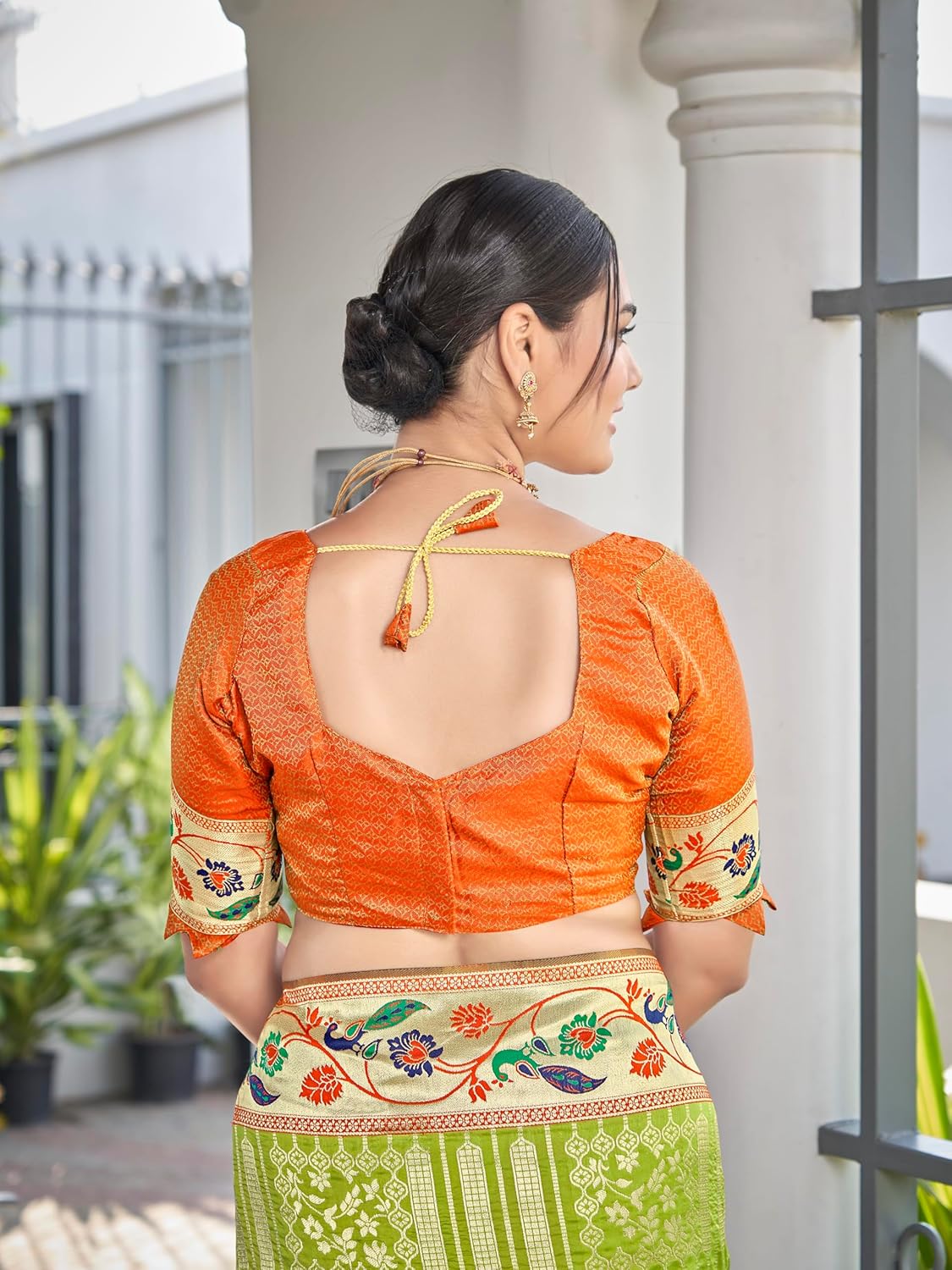 Trendy Banarasi Silk Saree with Heavy Jacquard Weaving, Elegant Design & Matching Lace Border Blouse Piece